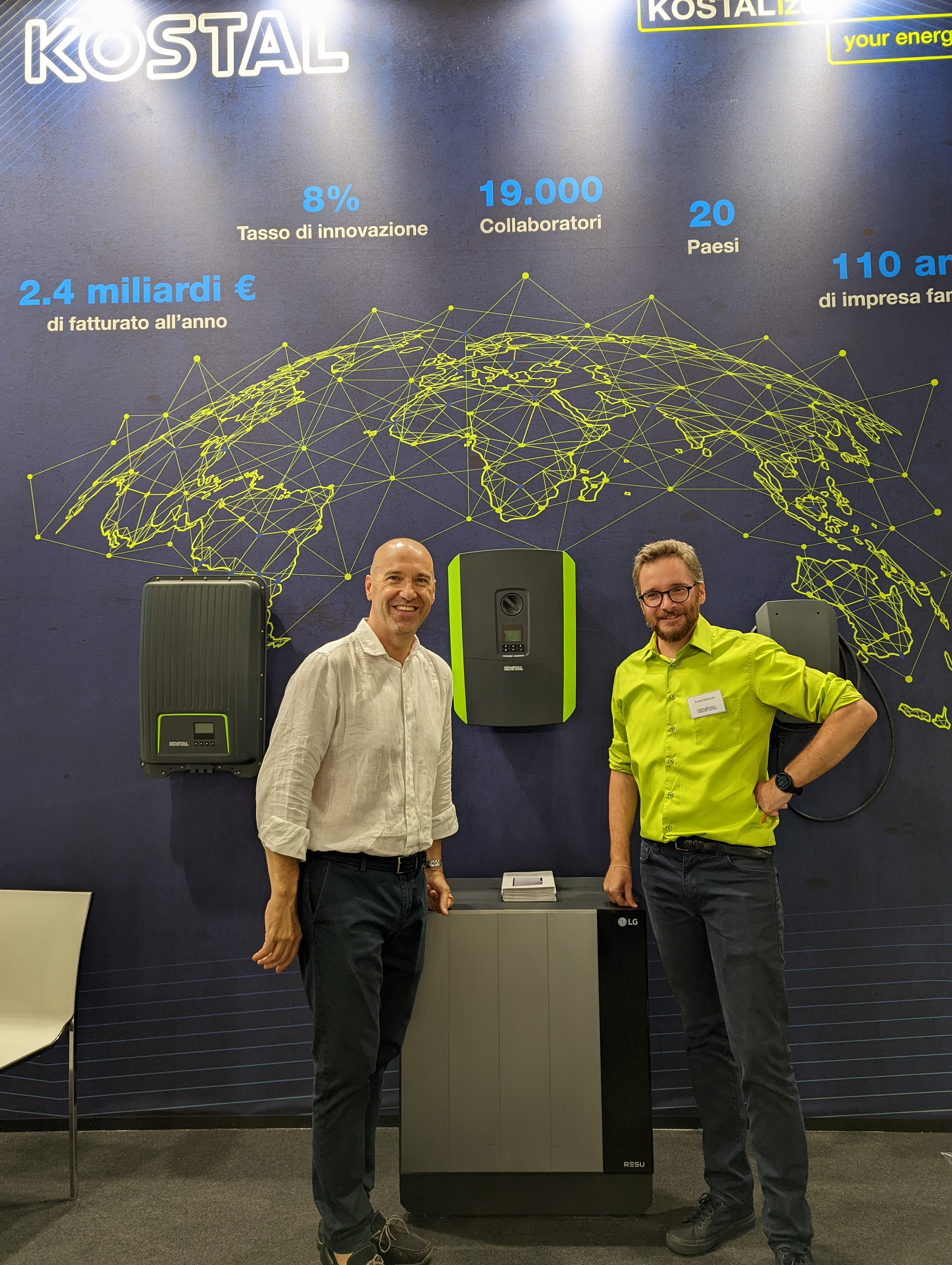 RESU FLEX presso lo stand di Kostal La RESU FLEX in mostra all'MCE 2022, presso lo stand di Kostal