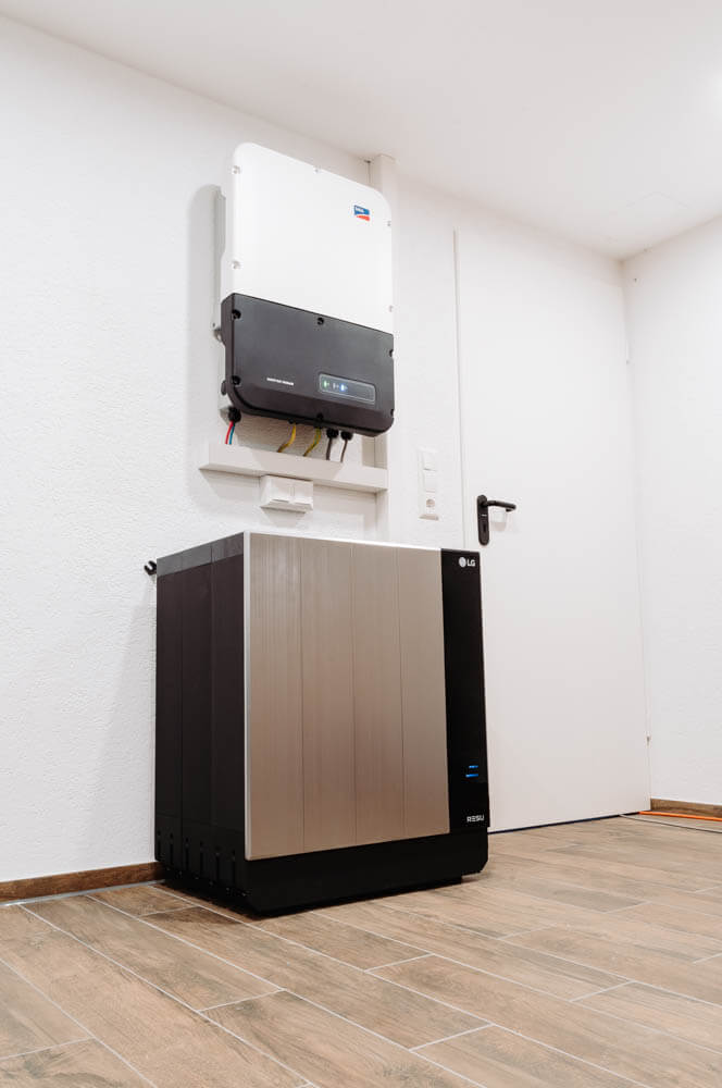 RESU FLEX and SMA Sunny Boy Storage inverter for solar energy